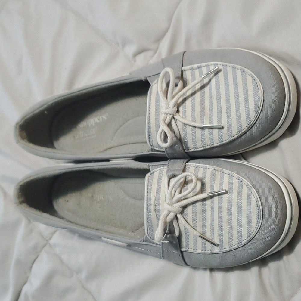 Grasshoppers Ortholite 10W Grey & White Striped Flats